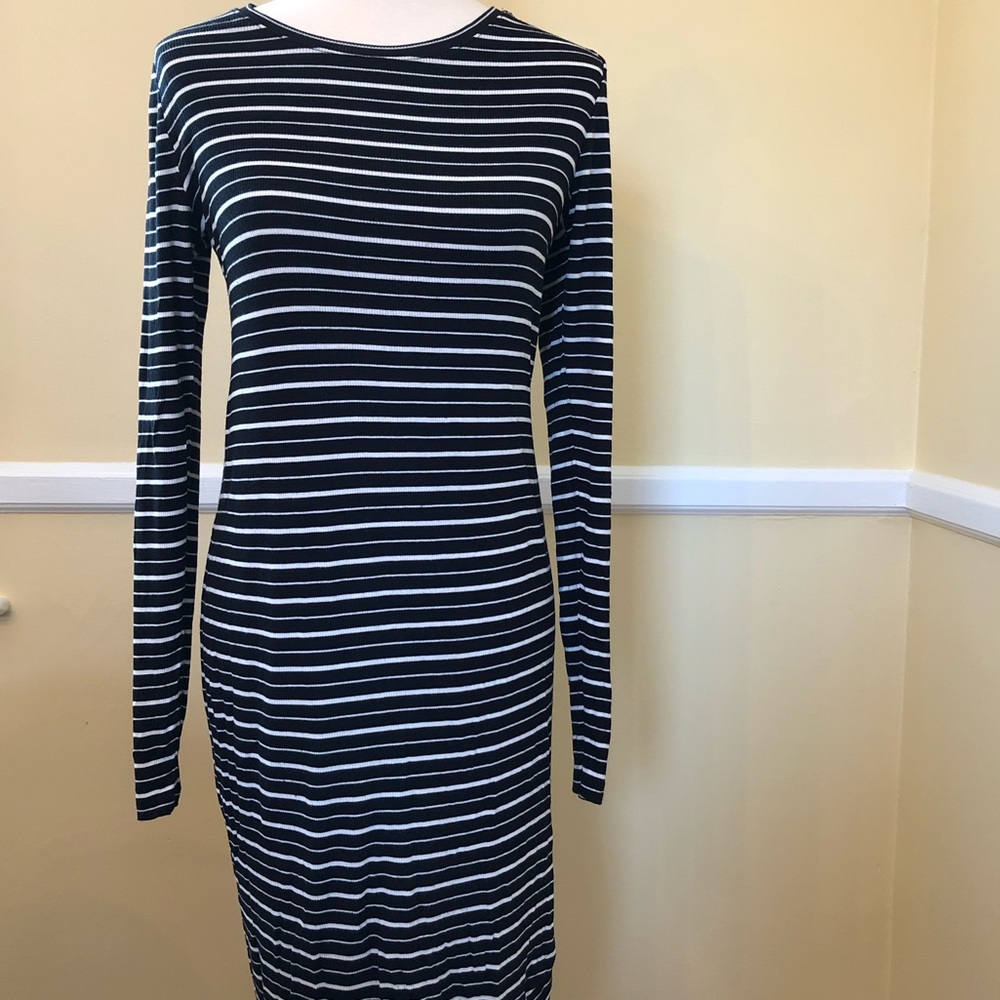 NWOT, never worn Motherhood Maternity Dress